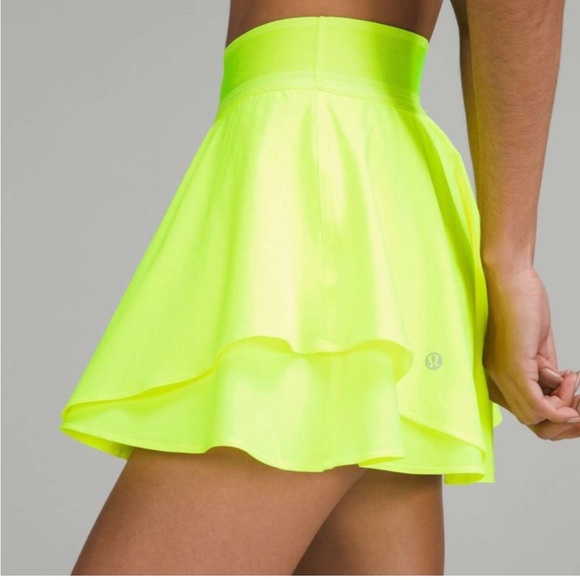 lululemon athletica Dresses & Skirts - Lululemon Court Rival HR Skirt Highlight Yellow
